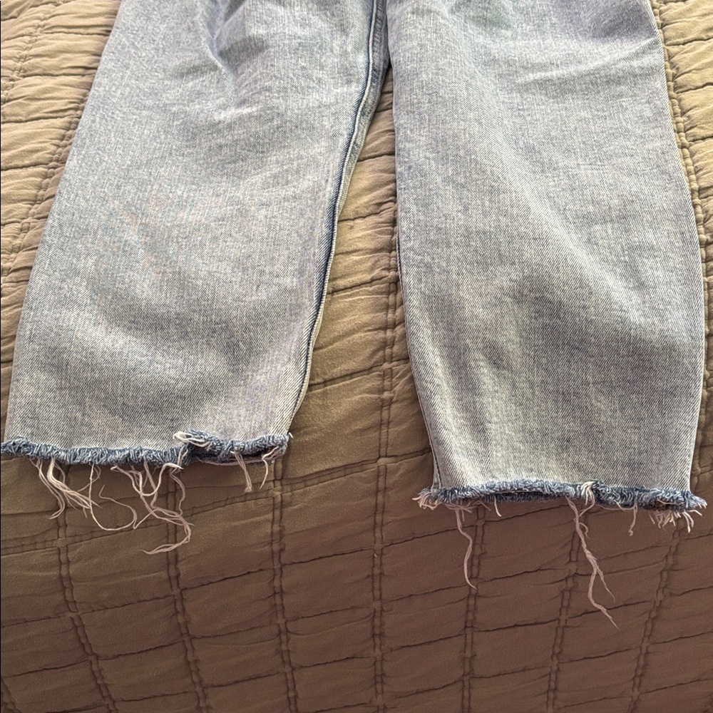 Old Navy Button-Fly Jeans - Picture 4 of 4